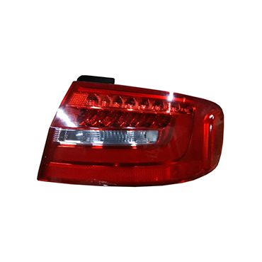 FAROS A4 13/ TRASERO EXTERIOR C/LED DERECHO